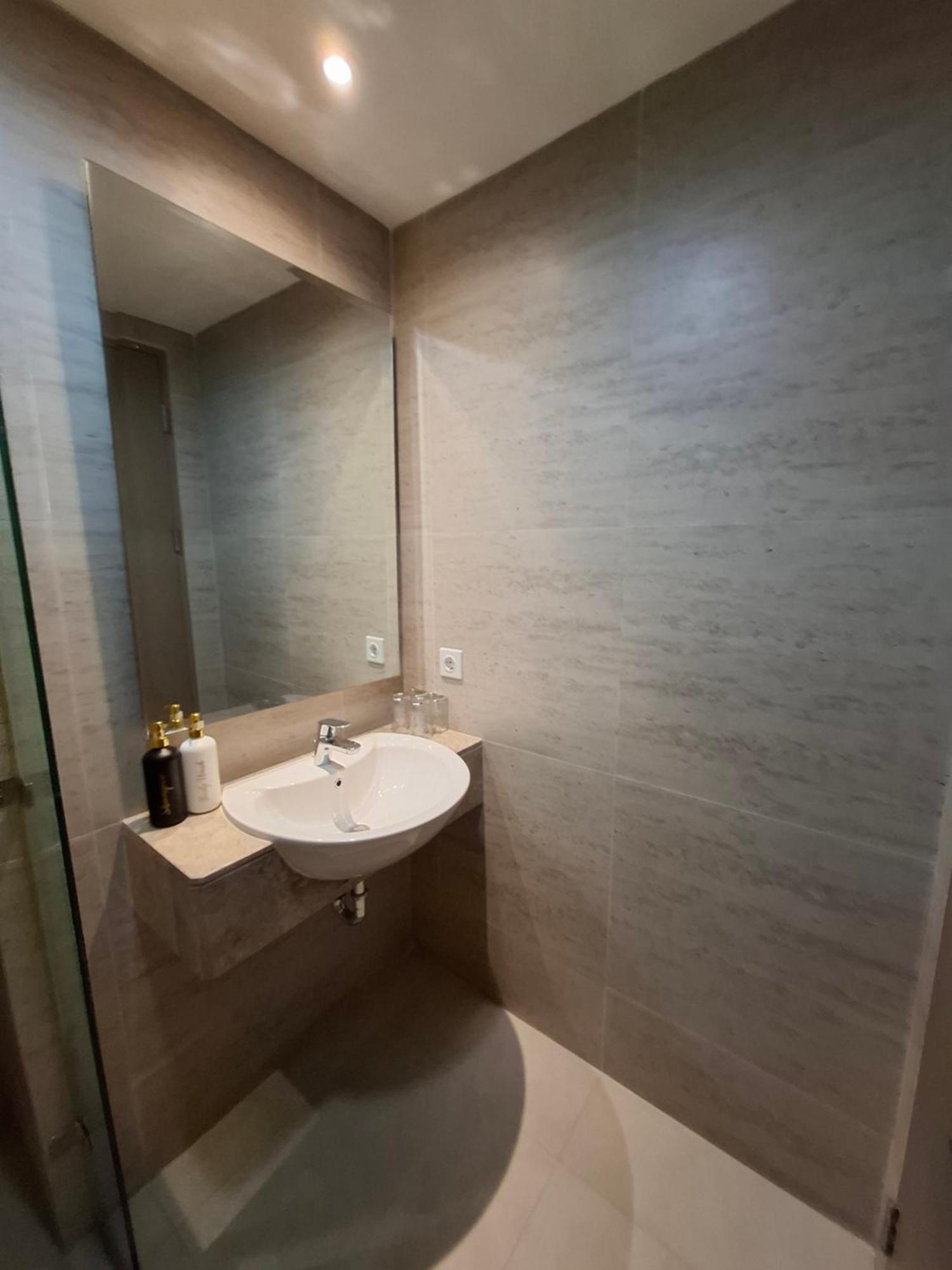 Executive Goldcoast Seaview Pik Pangsapuri